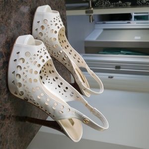 Guess white high heel shoes